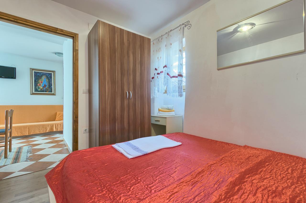 Hostel Pula Eksteriør billede