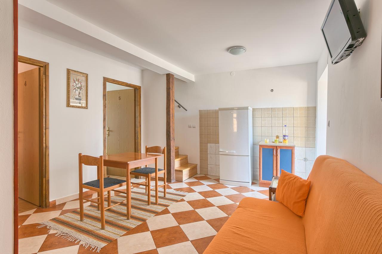 Hostel Pula Eksteriør billede