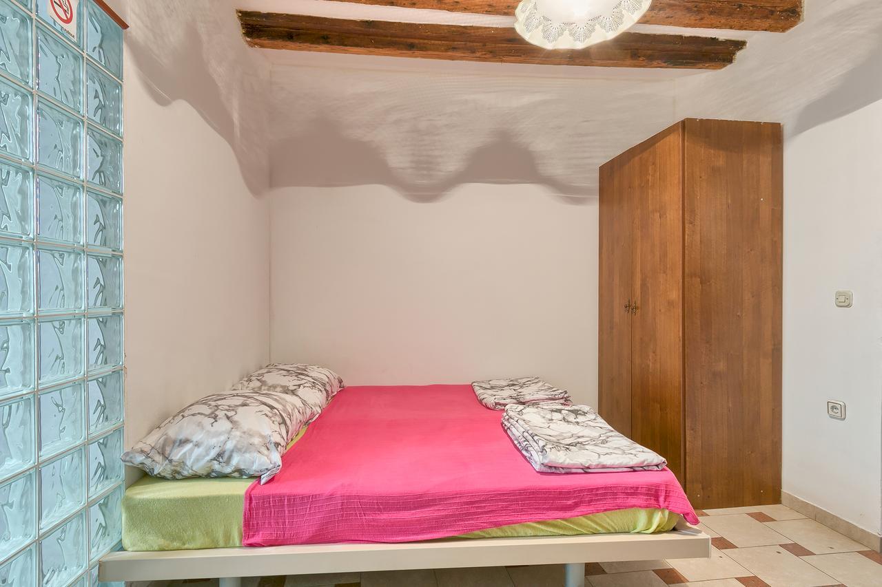 Hostel Pula Eksteriør billede