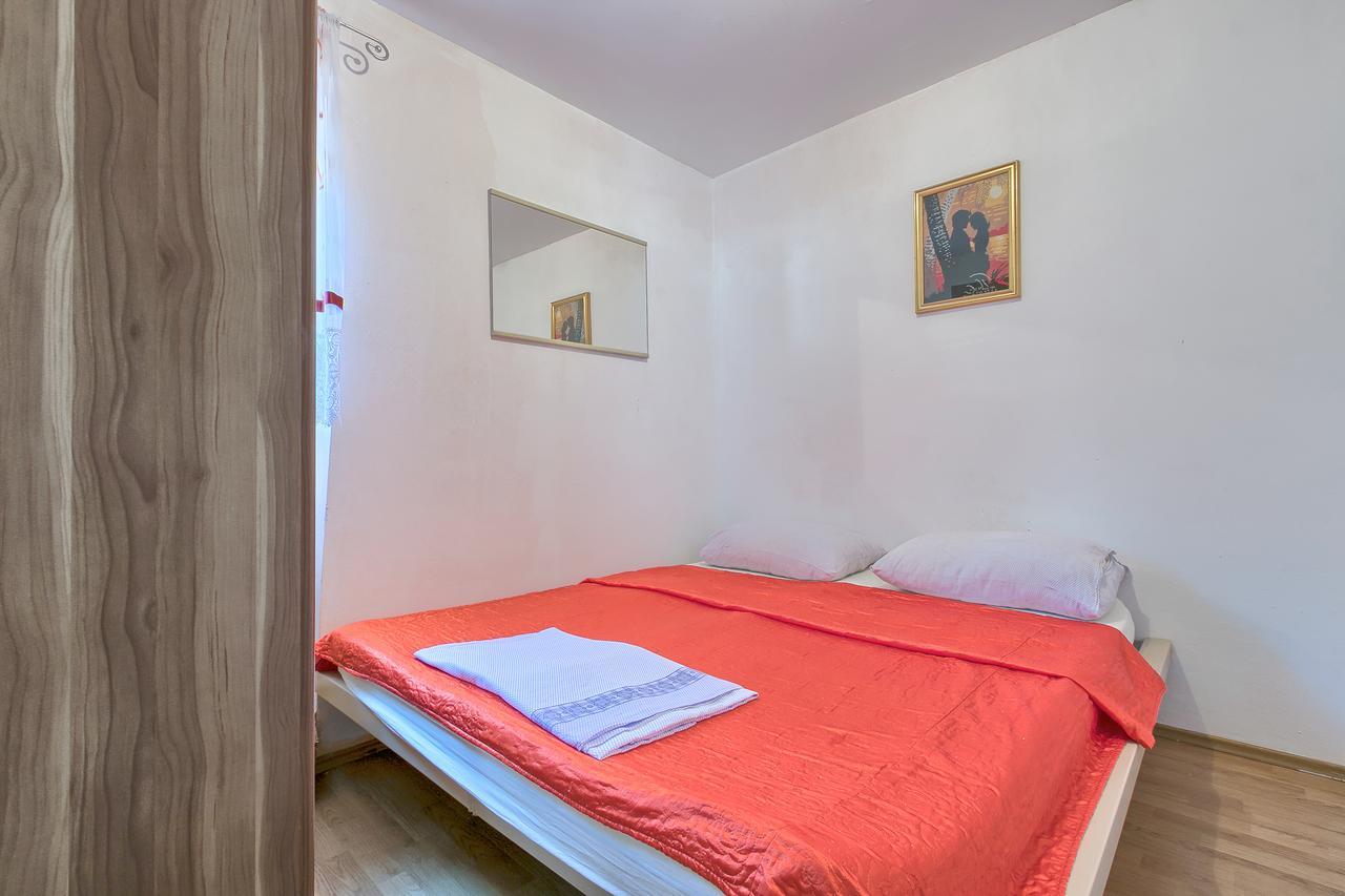 Hostel Pula Eksteriør billede